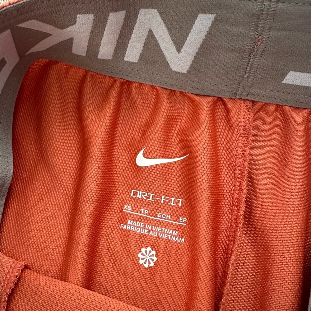 Nike Dri-Fit Rust Orange Shorts XS - Picture 2 of 3